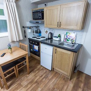 Kleine Kamer met Twee Aparte Bedden